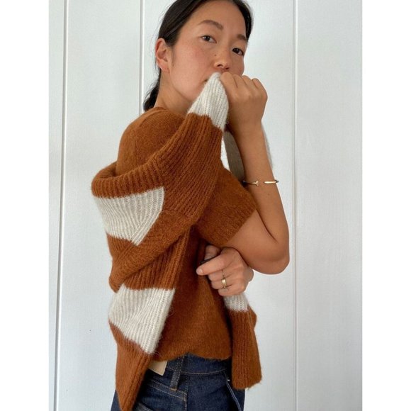 Everlane Sweaters - Everlane The Alpaca Crew Sweater Rosewood Almond Size Medium